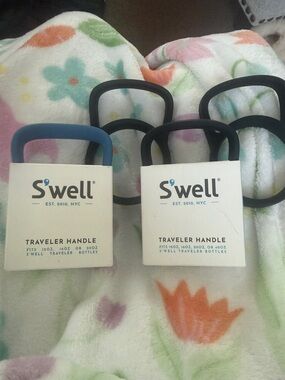 S'well Traveler Handles in Blue and 3 Black